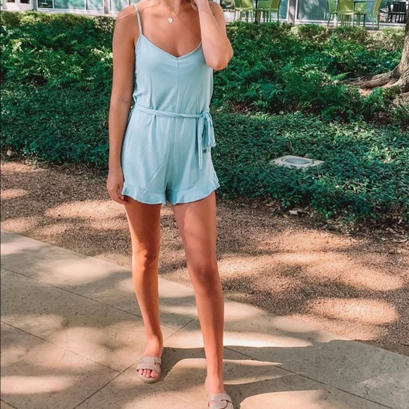 Ruffle bottom romper - Picture 6 of 10